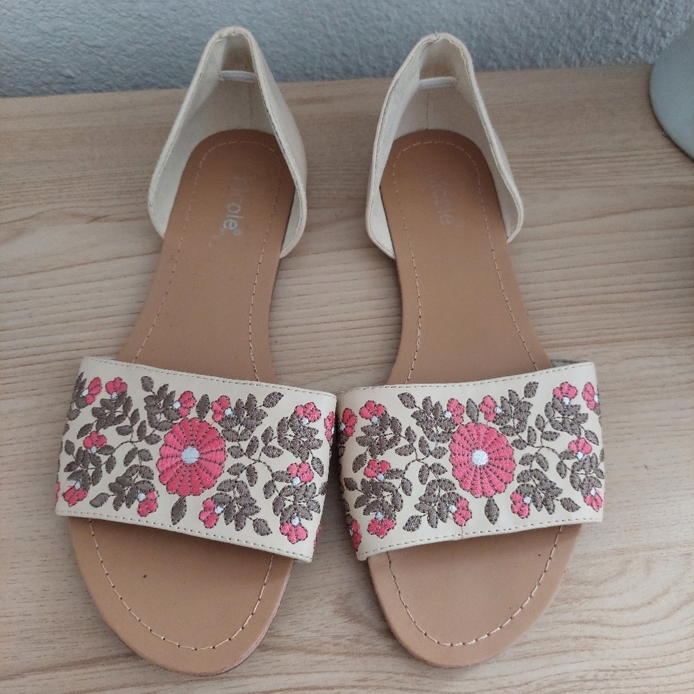 NICOLE Embroidered Sandals Size 7.5